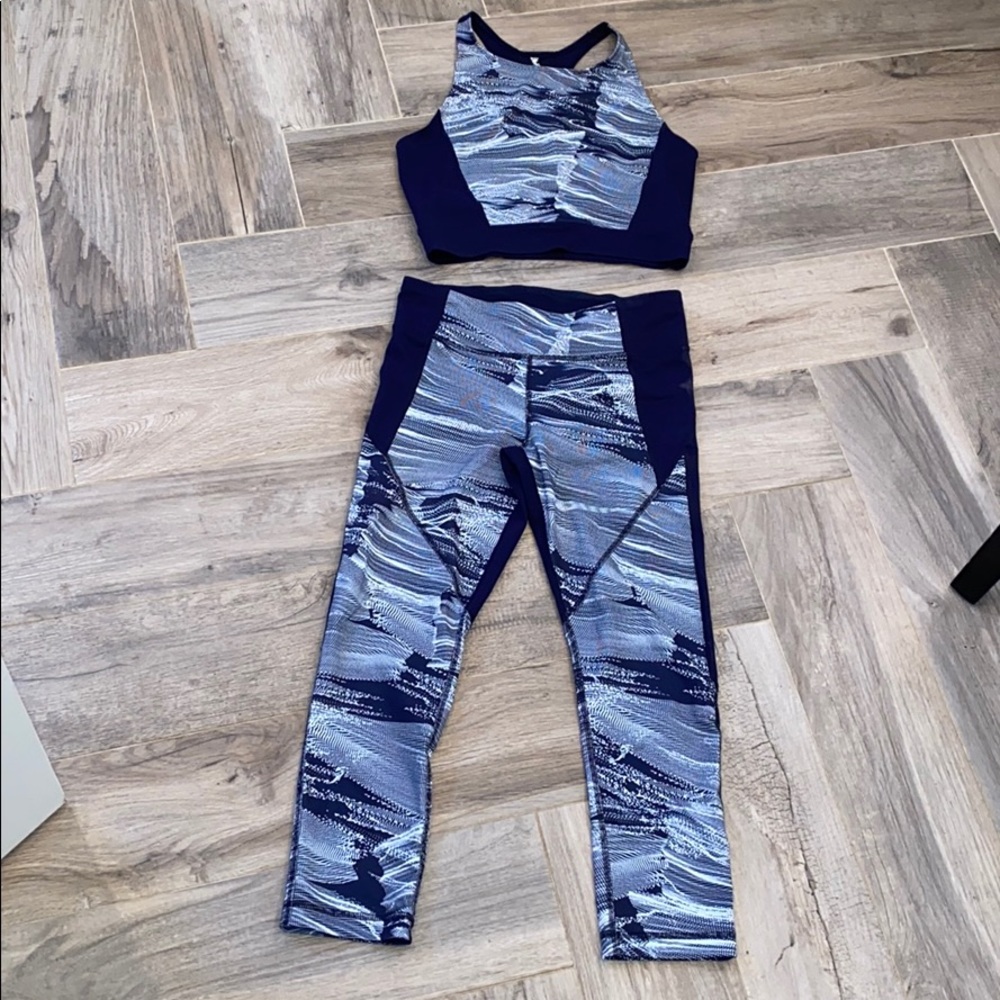 Women’s Under Armour Workout set size S/M navy